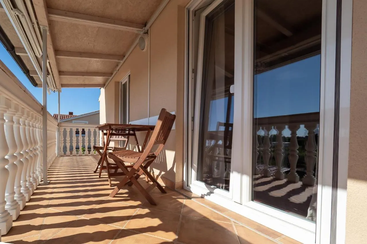 Apartment Shurida Pula 0*,  Croatia